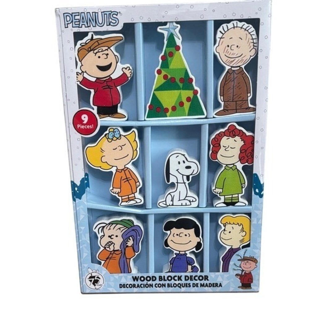 75 Years Peanuts Snoopy 9 Pcs. Figurine Set Wood Block Christmas Tabletop Décor